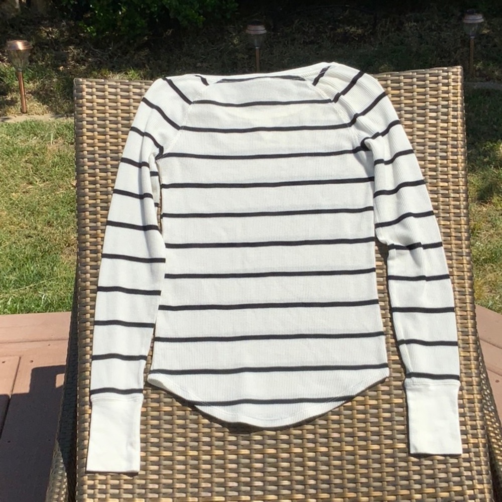 PINK Victoria Secret long sleeved top - Picture 4 of 9